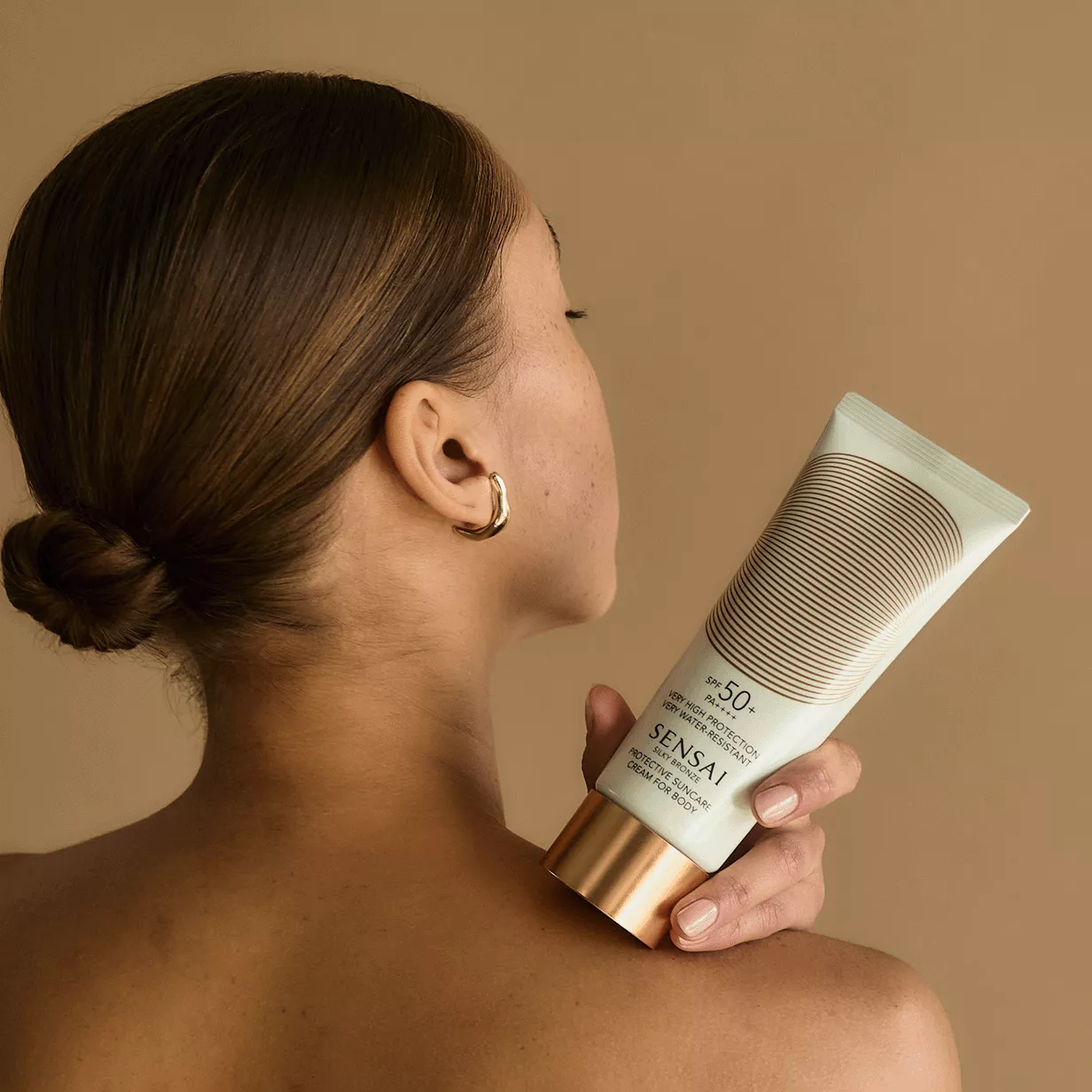 Bodycare to protect your skin | Suncare | SENSAI UK